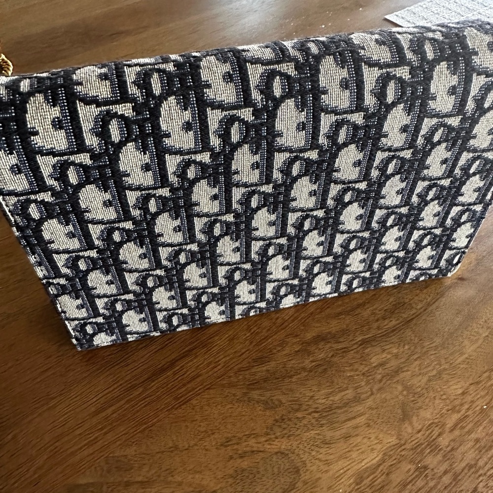 Dior saddle pouch with removable chain- price as listed or best offer - Picture 6 of 9